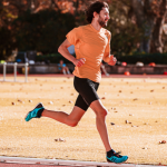 Com orientações de Teciomar Abila, aprenda como manter seu tênis de corrida em perfeito estado por mais tempo.