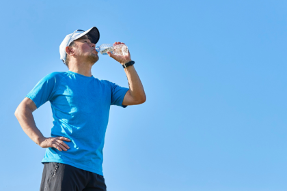 Aclimatação ao calor para atletas amadores exige protocolos de exposição, hidratação e segurança — um guia completo assinado por Gustavo Luíz Guilherme Pinto.
