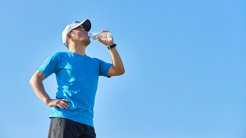 Aclimatação ao calor para atletas amadores exige protocolos de exposição, hidratação e segurança — um guia completo assinado por Gustavo Luíz Guilherme Pinto.